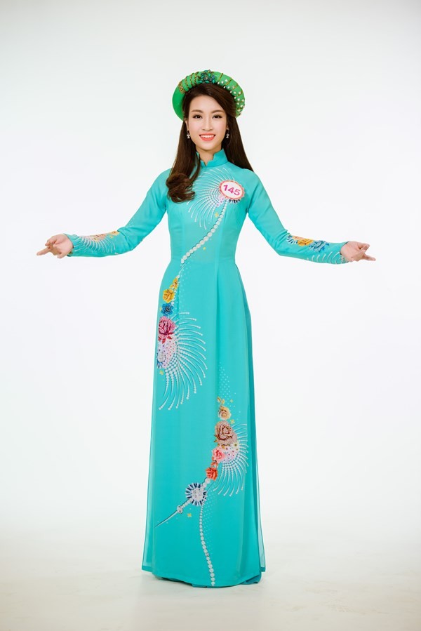 Cham diem nhung lan hoa hau Do My Linh mac ao dai-Hinh-9